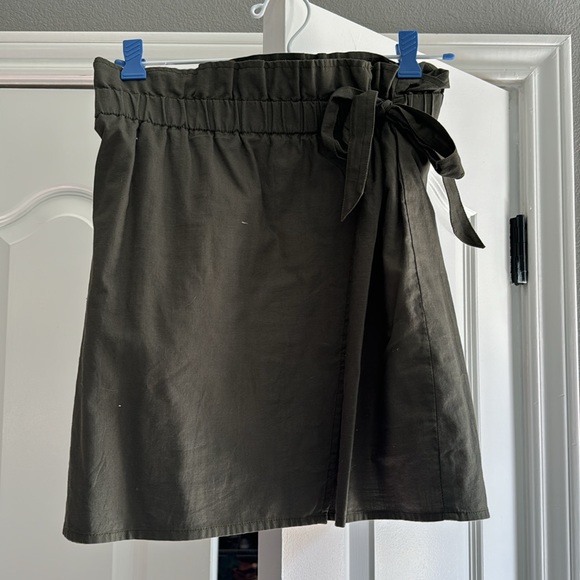 Express, size S, army green mini skirt - Picture 3 of 4